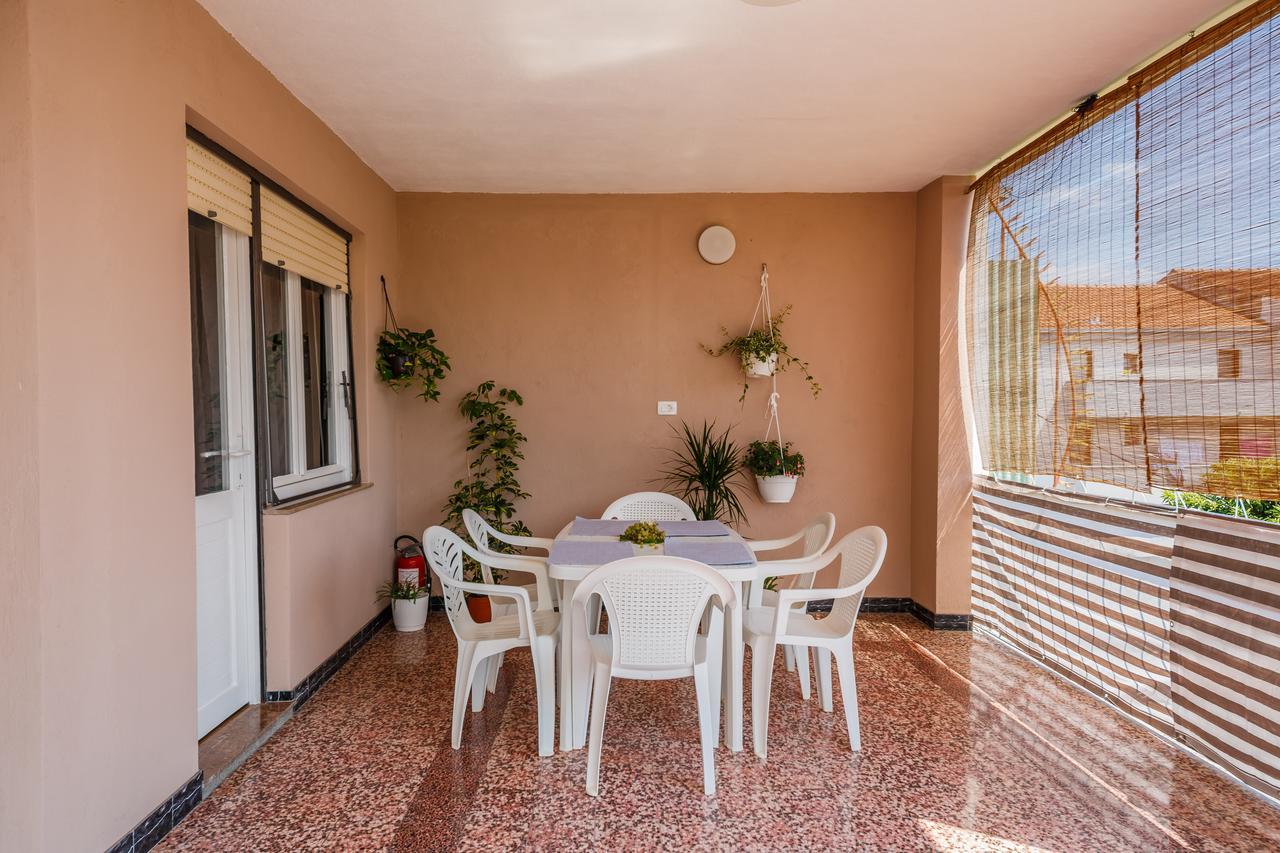 Apartman Adriatic Apartment Kastela Exterior photo